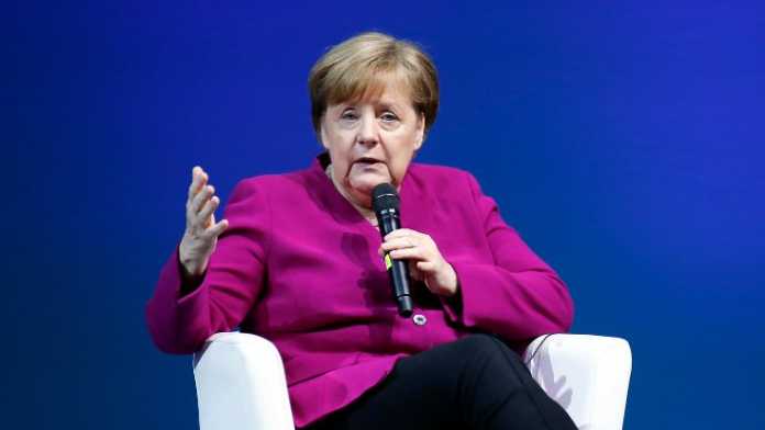 MERKEL KONUŞTU
