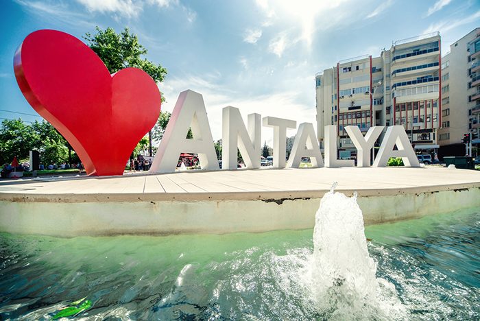 Antalya’da turist sayısı 1 milyonu geçti