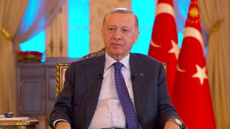 Cumhurbaşkanı Erdoğan yayın esnasında fenalaştı: Yayın yarıda kesildi