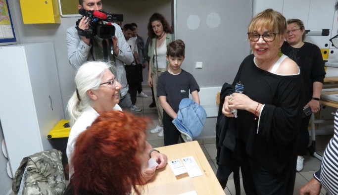 Sezen Aksu ‘Evet’ mührünü bırakmayı unuttu
