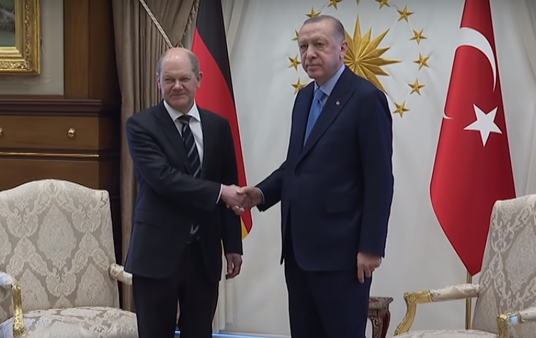 Almanya Başbakanı Scholz : Erdoğan’ın İsrail’e yönelik faşizm suçlaması “saçma”
