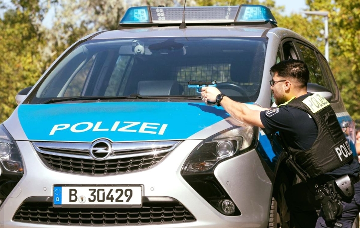 Almanya’da sosyal medya çılgınlığına polis operasyonu