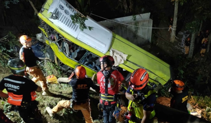Otobüs uçuruma yuvarlandı: 17 kişi öldü