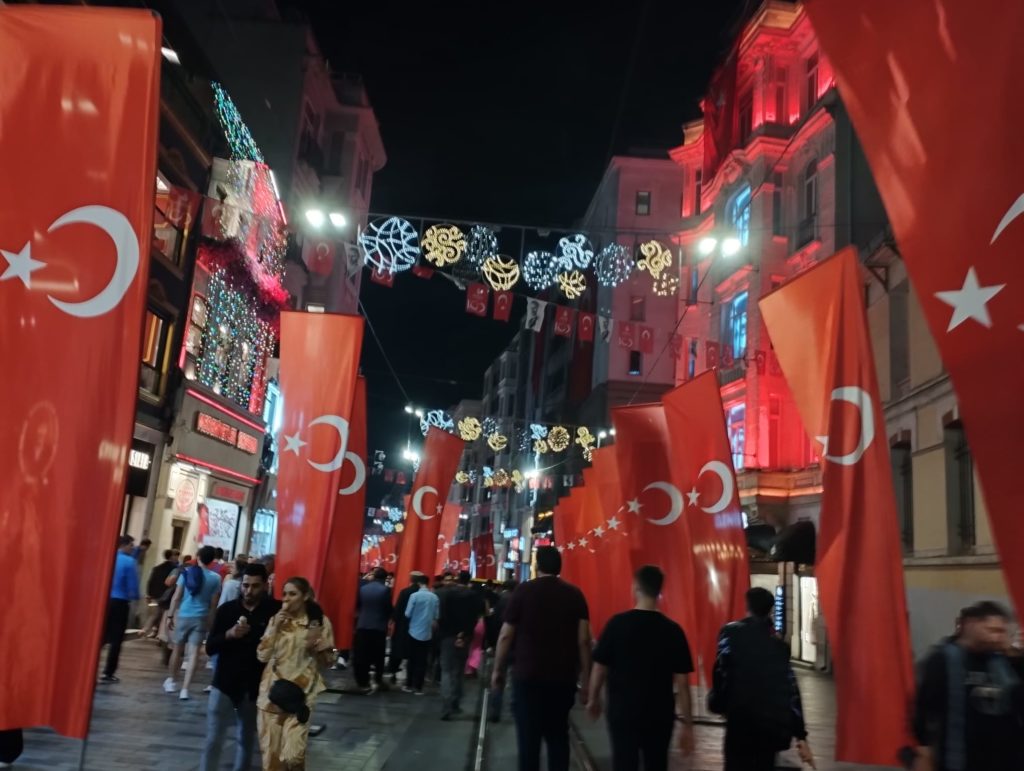 İstiklal Caddesi: Dünyanın en çok pahalanan caddesi