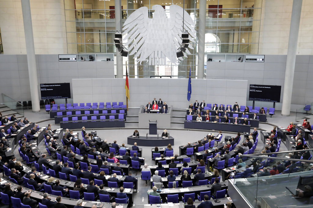 Almanya’da mültecilerle ilgili yeni karar: ‘Ödeme kartı’