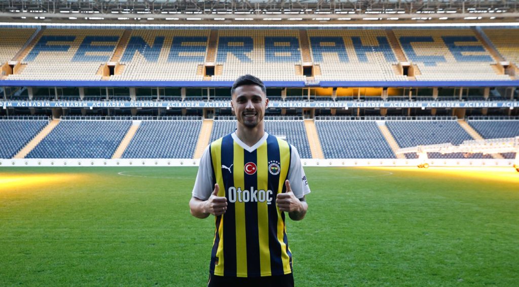 Rade Krunic resmen Fenerbahçe’de