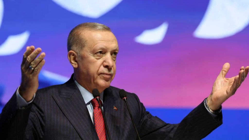 Partisi ikinciliğe düşen Erdoğan yeniden sistem değişikliğine gidiyor