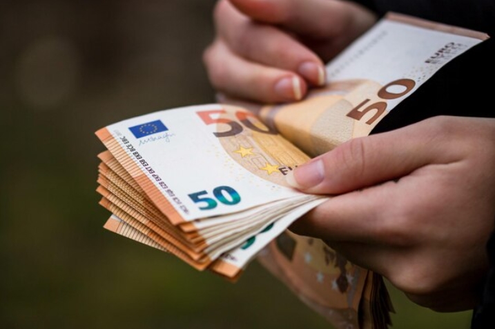 Almanya’da milyonlarca emekli bin 250 euronun altında maaş alıyor