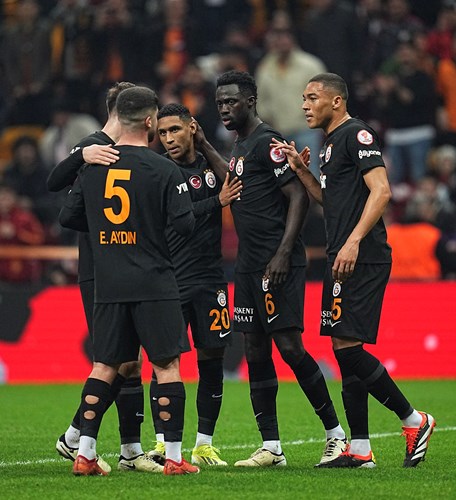 Galatasaray 4 golle çeyrek finalde