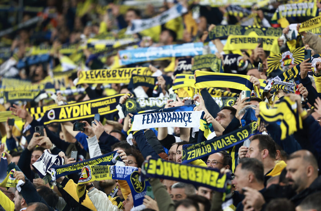 Fenerbahçe Süper Lig’den çekilmeyi tartışıyor