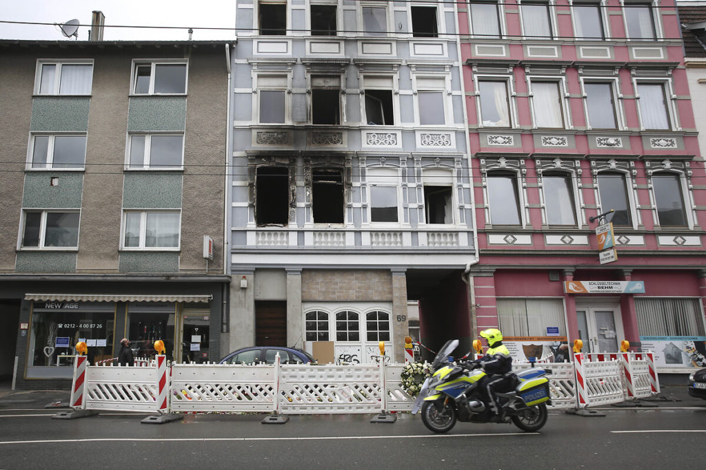 Solingen faciası Avrupa Parlamentosunda: “Binayı yıkım çabaları şüphelere yol açıyor”