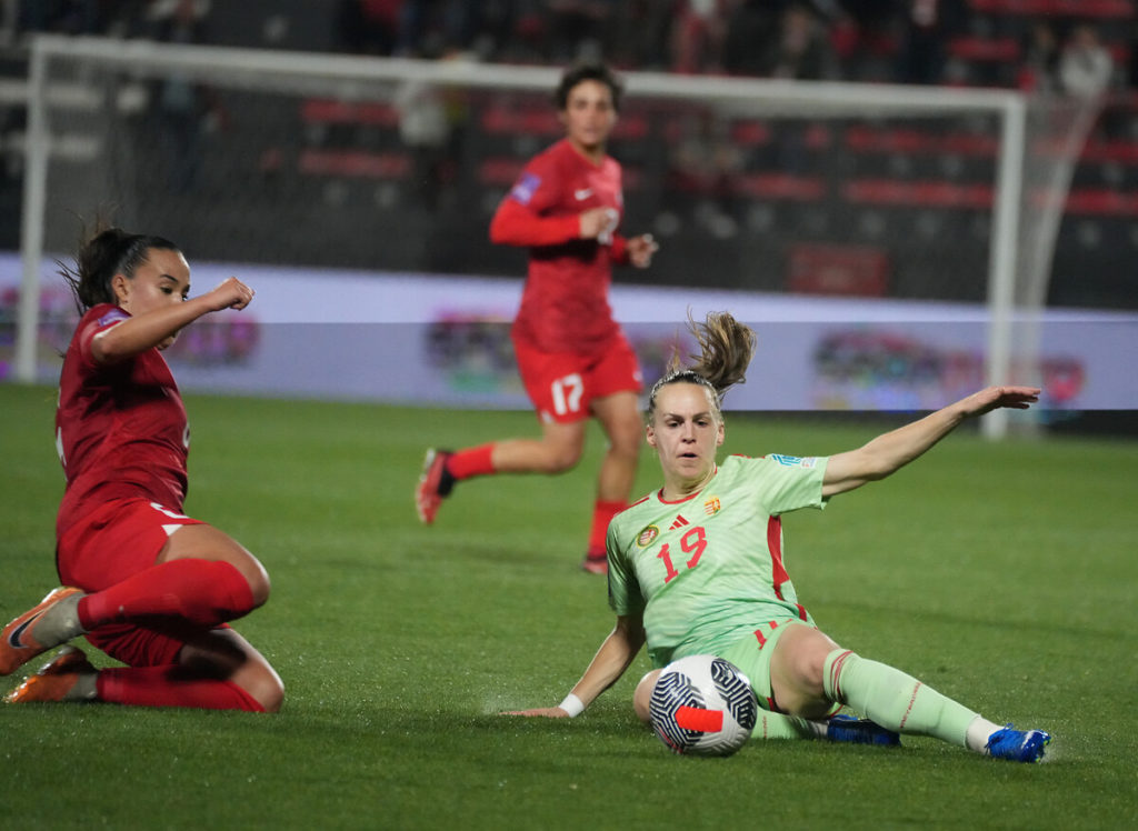 A Milli Kadın Futbol Takımı’na 2025 Avrupa Şampiyonası yolunda Macaristan morali