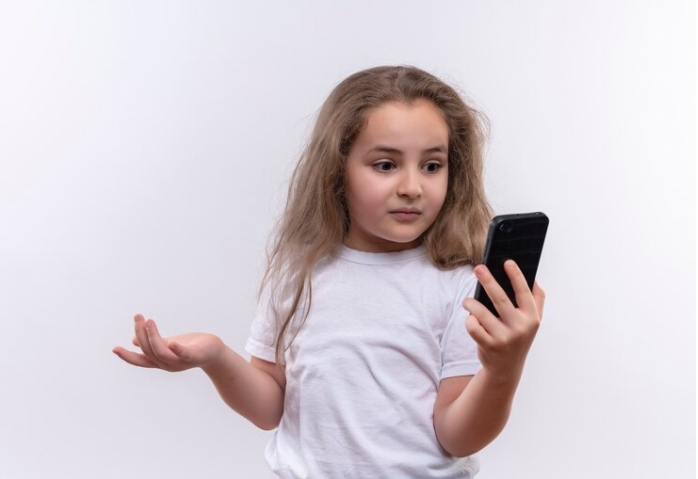 Fazla ekran kullanımı çocuklarda uyku sorunlarını tetikliyor