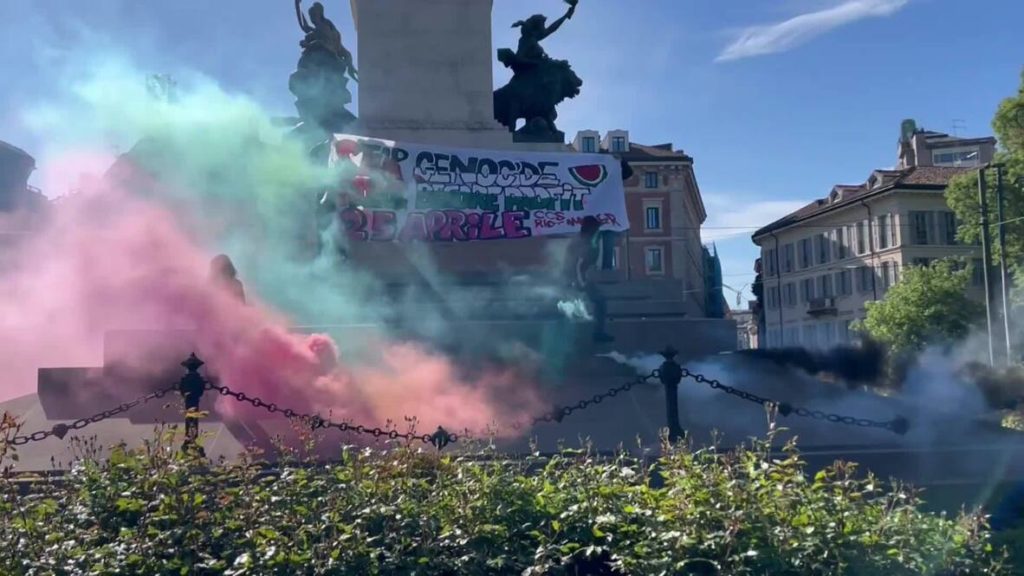 Milano’da Filistin’e destek için öğrenciler sokaklara döküldü