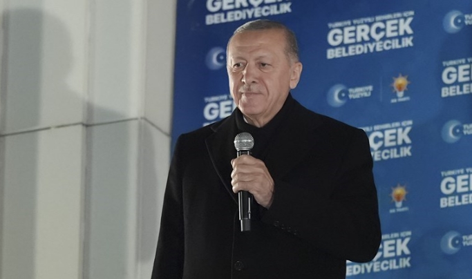 Erdoğan balkon konuşması yaptı, hezimeti kabul etti