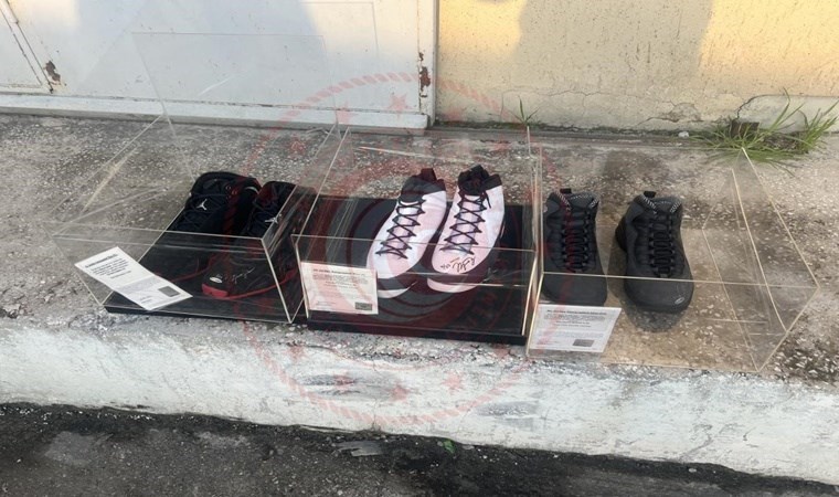 Bakanlıktan satılık Michael Jordan imzalı spor ayakkabı