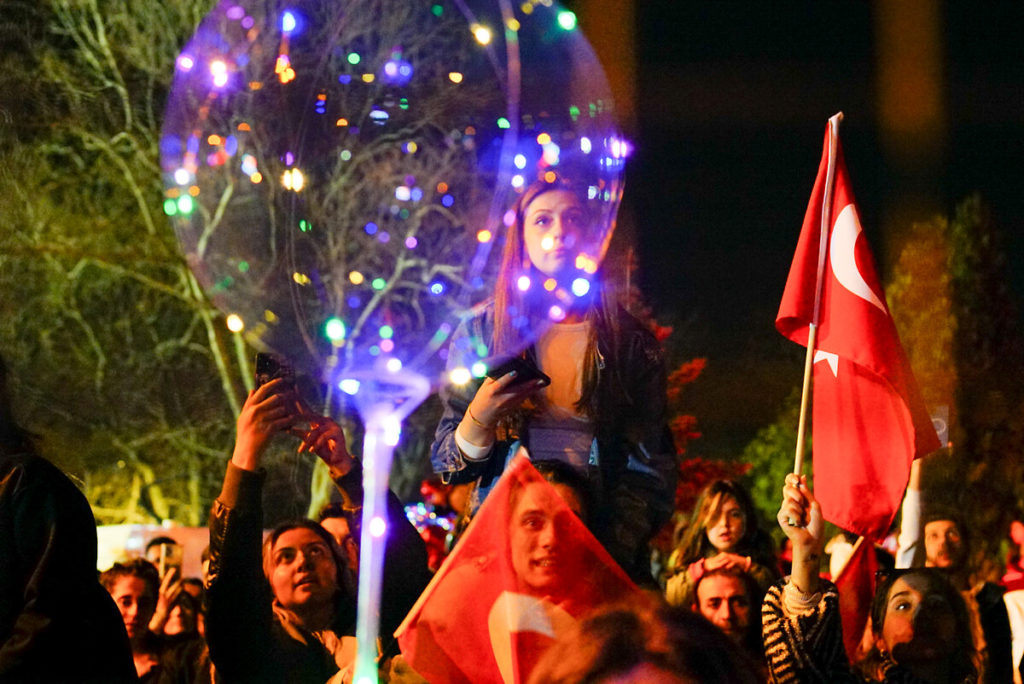 CHP ilk kez birinci parti oldu, AKP’de sesler yükselmeye başladı