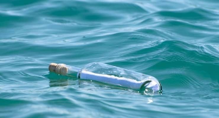 Denizde bulunan şişeden içtikleri sıvı sonları oldu: 4 ölü