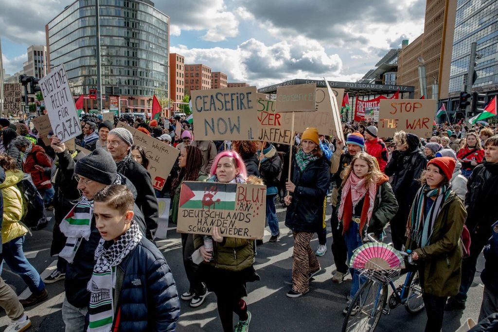 Berlin’de Filistin’e destek gösterisi: Gözaltılar var