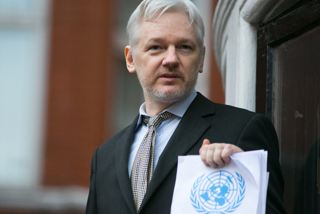 Julian Assange suçunu kabul edip serbest bırakıldı