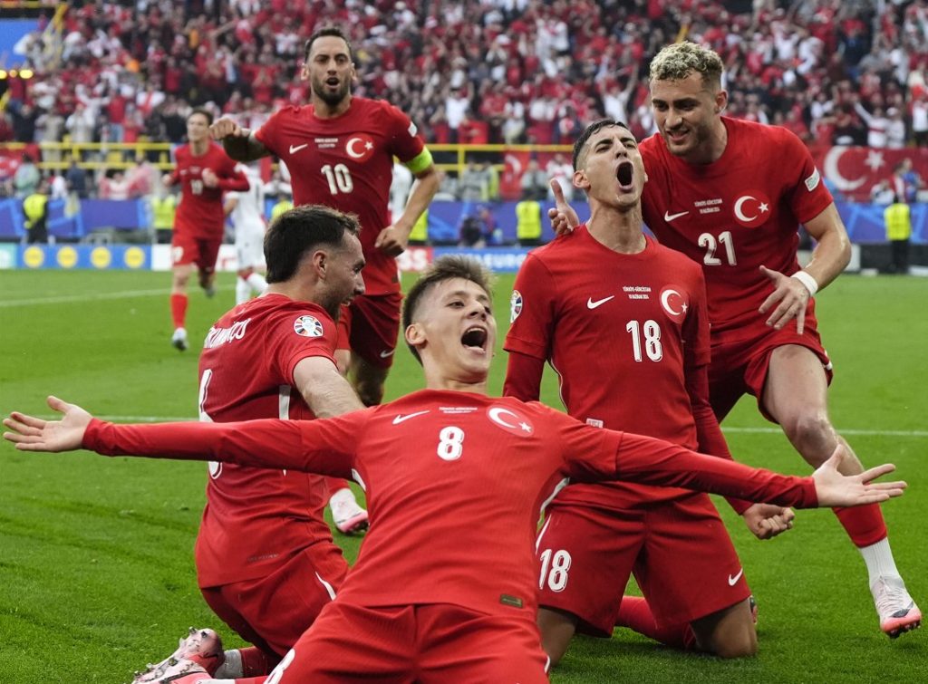 Türkler isyanda: Avusturya – Türkiye maçı neden şifreli kanalda?