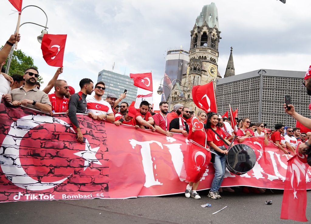 Türkiye-Hollanda maçı sonrası 64 kişi hakkında soruşturma açıldı