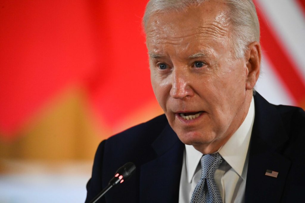 Biden ünlü oyuncudan iş istedi