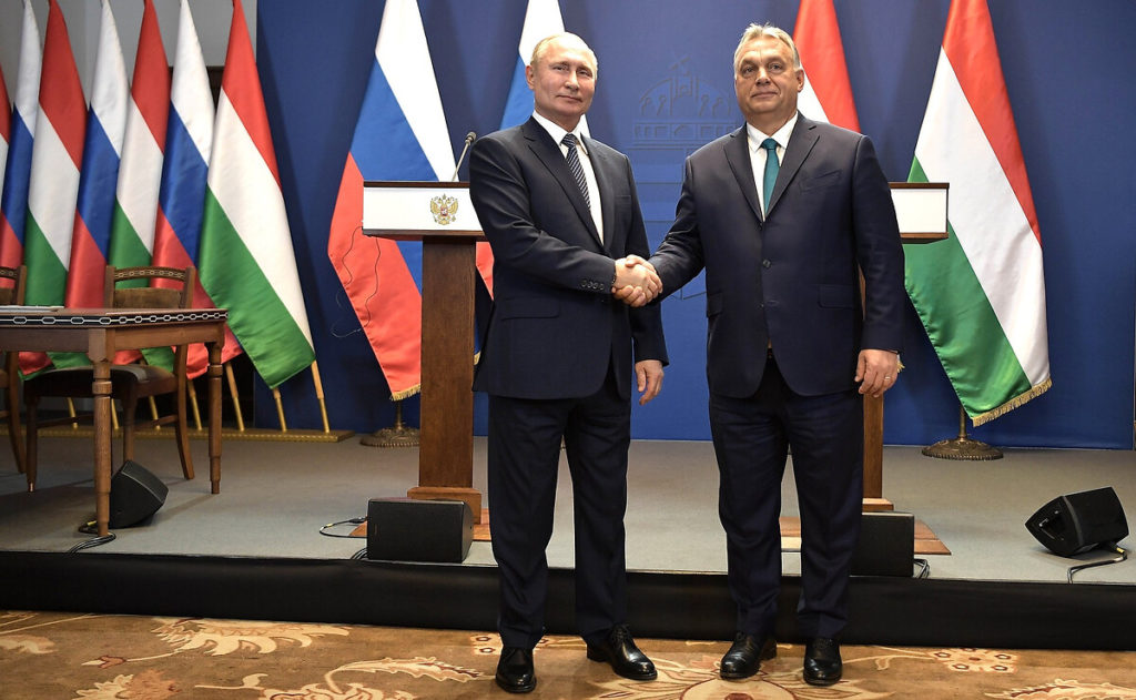 Avrupa’da Orban krizi: Putin’le el sıkıştı