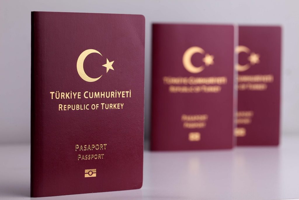 10 yıllık pasaport Türkiye’de 8 bin 623 TL, Avrupa’da Türk Konsolosluğunda 3 bin 950 TL