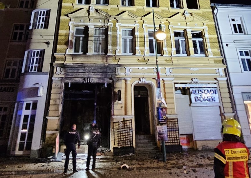 Türk anne ile 5 yaşındaki oğlunun yaşamını yitirdiği yangın kundaklama çıktı