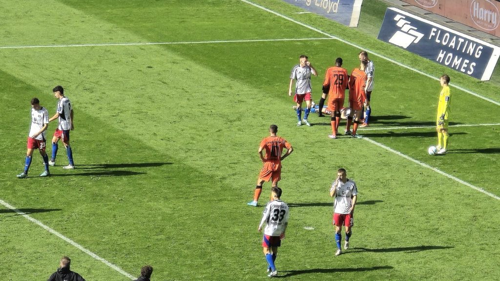 Hamburg evinde berabere kaldı