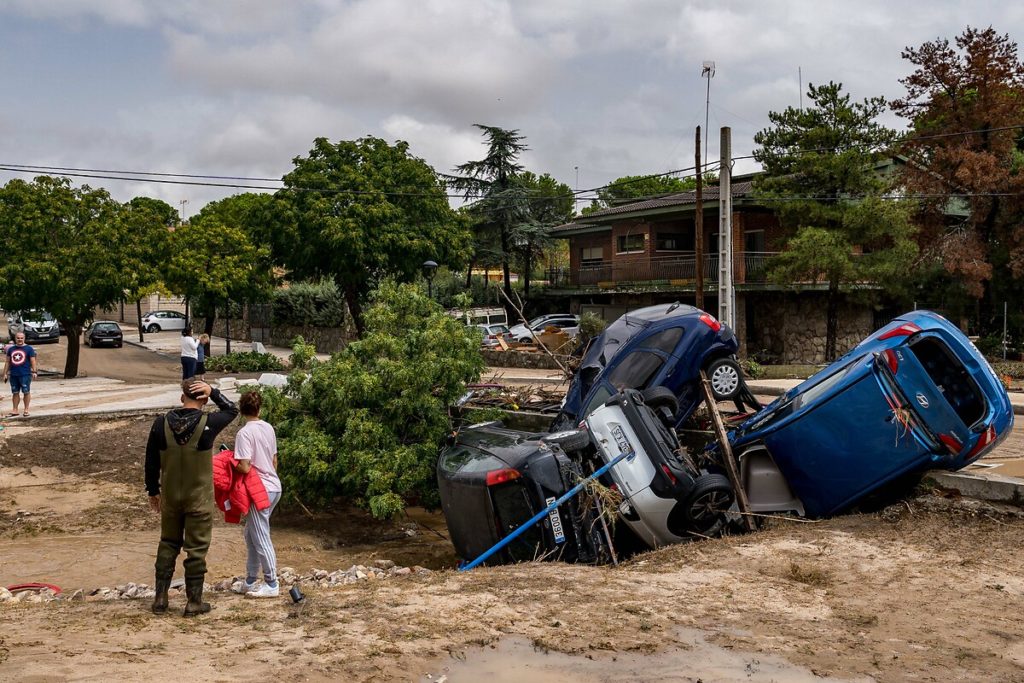 Sel felaketinde mucize kurtuluş: Sıkışan araçta 3 gün bekledi