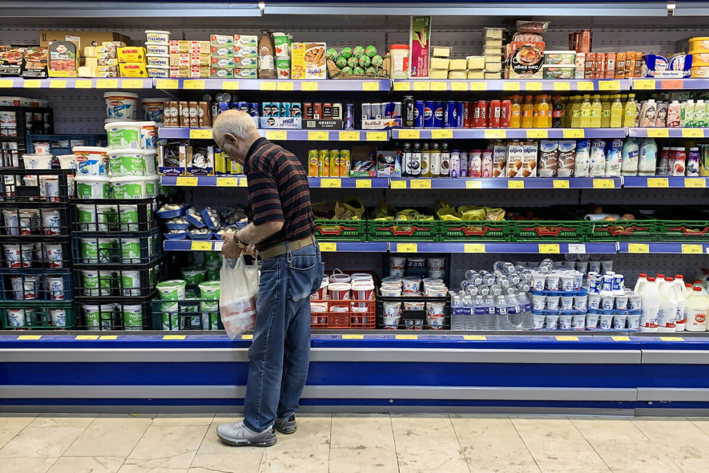 Lidl’de satılan meyve sularında garip cisim fark edildi