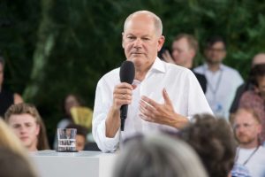 Olaf Scholz, kadın, Aleviler