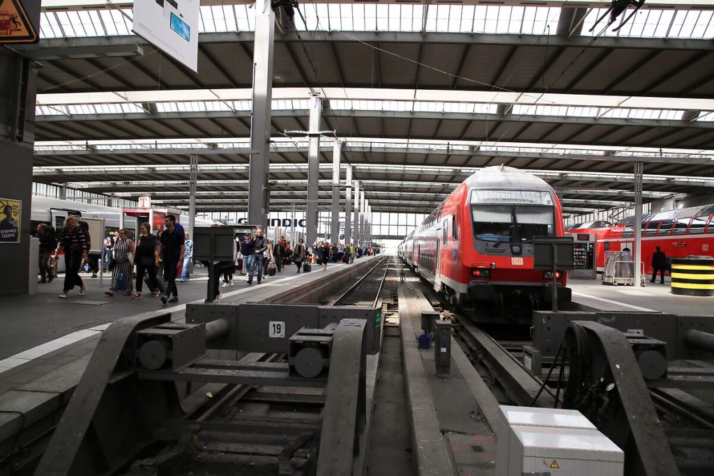 Kuzey Ren-Vestfalya’da tren kazası: Raylarda hasar büyük, sefer iptalleri günlerce sürebilir