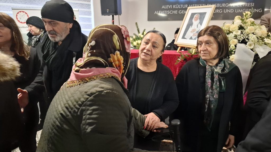 Emine Kaya, Fiskusfriedhof Mezarlığı’nda sonsuzluğa uğurlandı