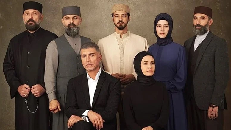 Kızıl Goncalar’dan beklenmedik ayrılık! İki oyuncu birden diziye veda ediyor