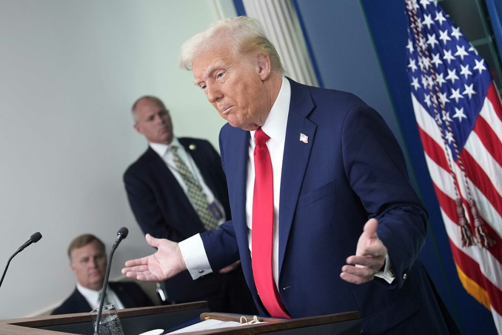 Trump’ın ticaret savaşları ABD’yi yatırımcı gözünde zayıflattı!