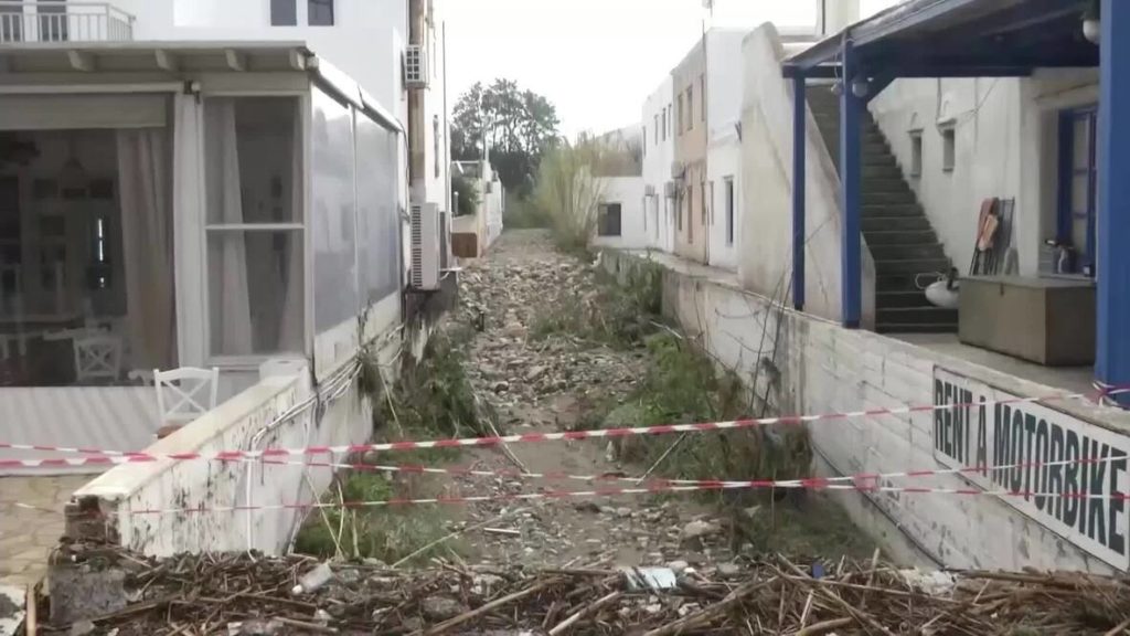 Yunanistan, şiddetli fırtına ile mücadele ediyor