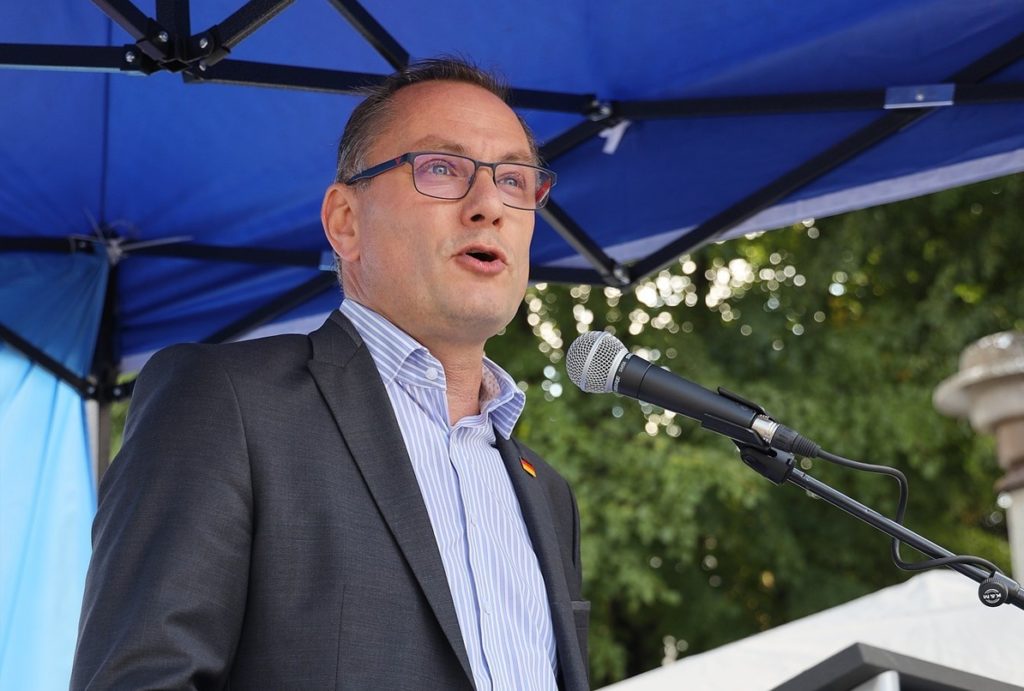 AfD lideri: Almanya istihbaratı muhalefeti bastırmak için kullanılıyor
