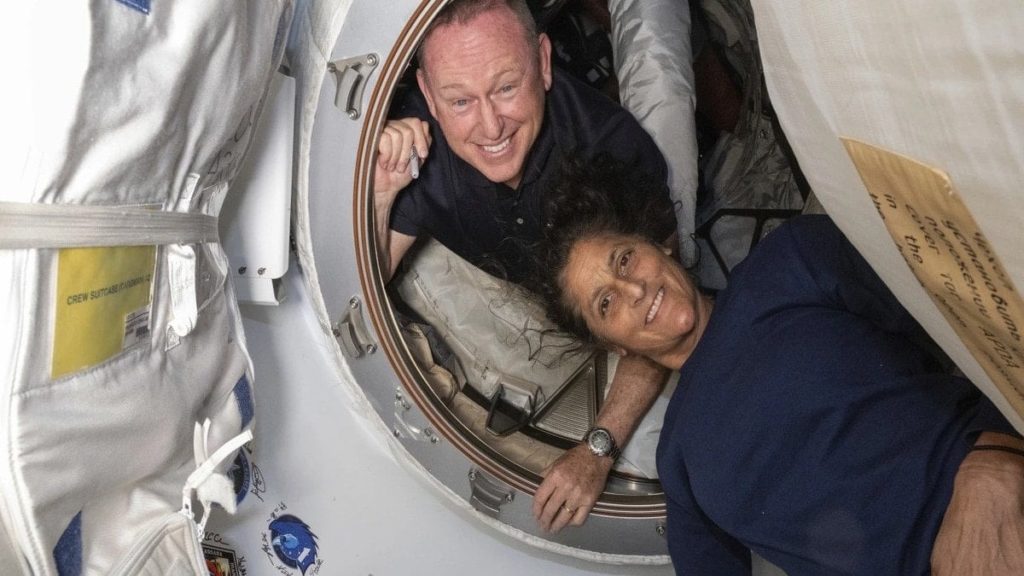 Uzayda mahsur kalan astronatlar, yaşam savaşı veriyor
