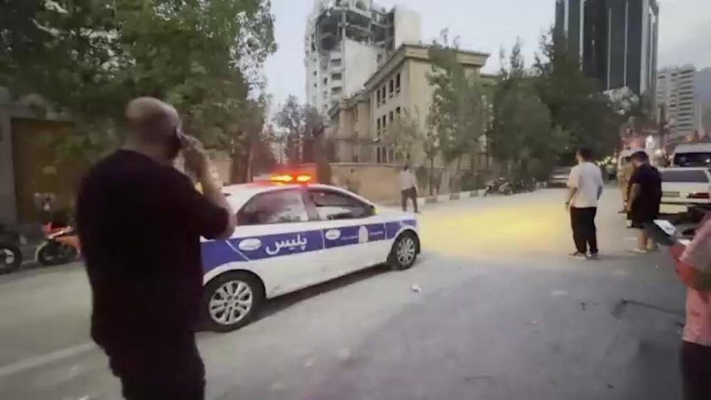 Ayetullah Hamaney’in danışmanına ait bina vuruldu