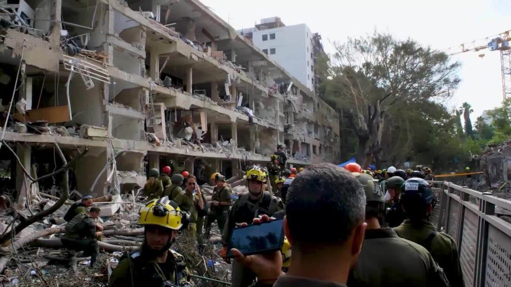 Güney Tel Aviv, İran füze saldırısının ardından büyük yıkım yaşadı