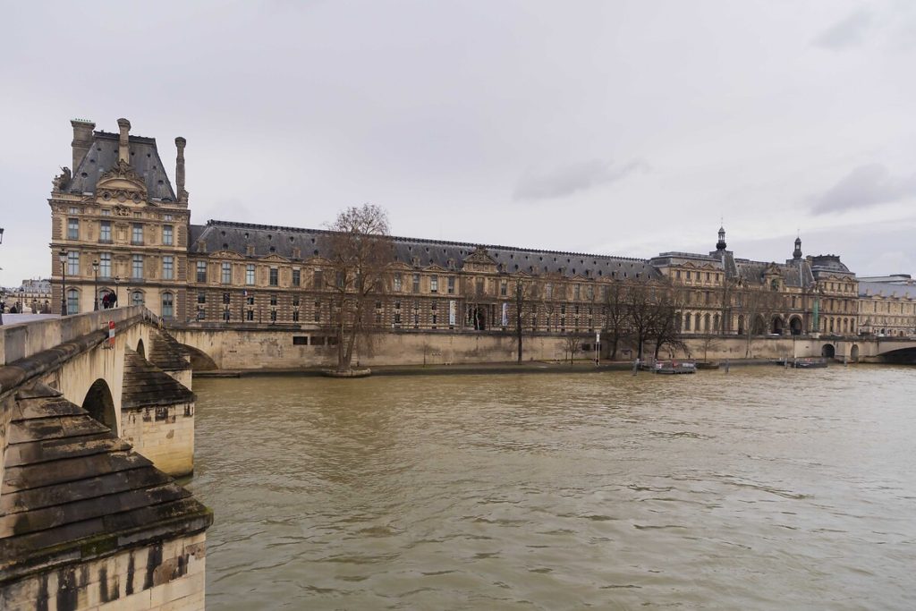 Fransa şokta: Sen Nehri’nden cesetler çıktı