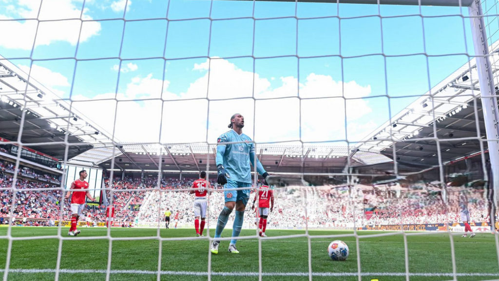 Hamburg, 7 yıl sonra döndüğü Bundesliga’da Gladbach deplasmanından 1 puanla ayrıldı