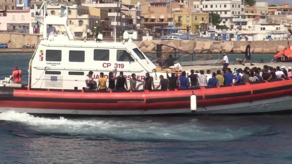 İtalya’da göçmen teknesi battı | En az 20 kişi hayatını kaybetti, kayıplar aranıyor