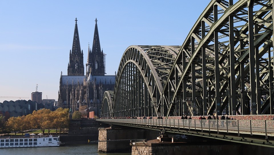 Almanya’da Kamu Projeleri Neden Sürekli Pahalanıyor?