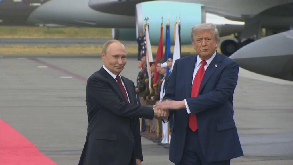 Trump ve Putin zirvesi belirsizliğini koruyor