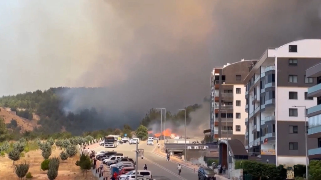 Çanakkale’de yangın; Devlet Hastanesi’ndeki hastalar tahliye edildi