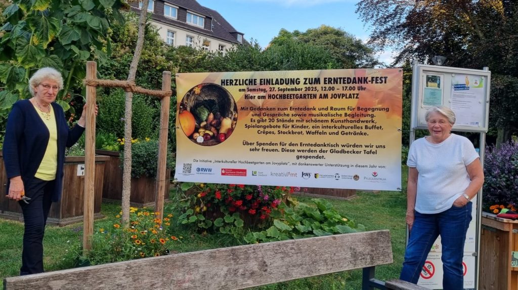 Gladbeck’te Jovyplatz Hochbeet bahçesinde 2. Erntedank Festivali